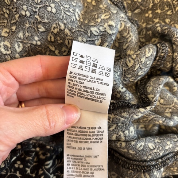 American Eagle Outfitters Floral Wrap Drape Romper Women's Size Small - Picture 5 of 5